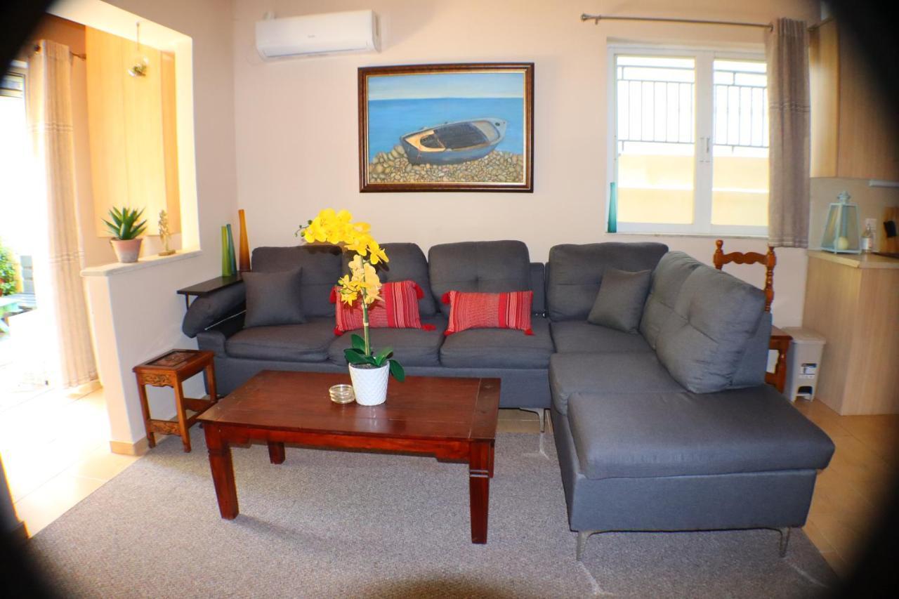 Filoxenia Apartment Atina Dış mekan fotoğraf