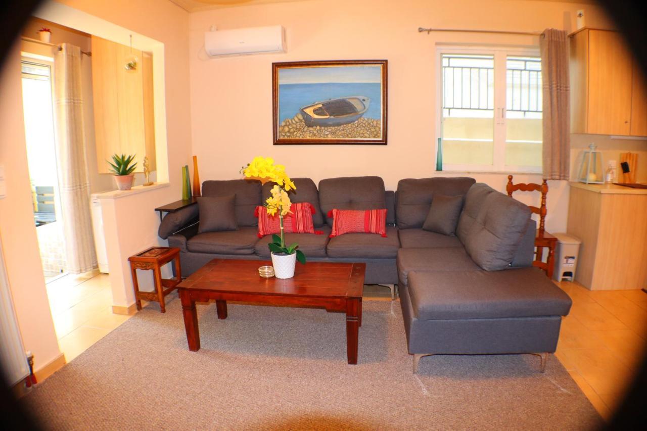 Filoxenia Apartment Atina Dış mekan fotoğraf